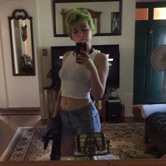 Meet your Posher, Lindsey - Picture 2 of 4